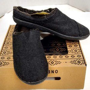 TOMS Men's Slipper, Berkley Black Herringbone Woolen